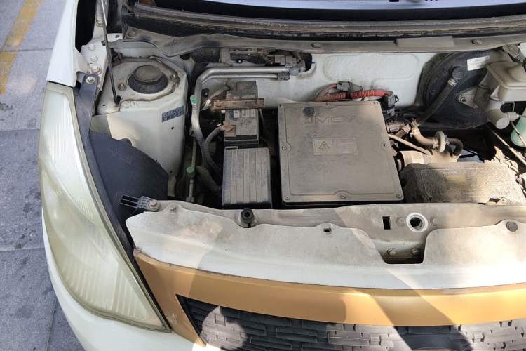 Used JMEV E100B 2016 E100 Standard Model Engine Bay Right
