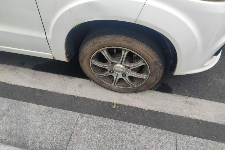 Used JMEV E100B 2016 E100 Standard Model Right Front Wheel Hub