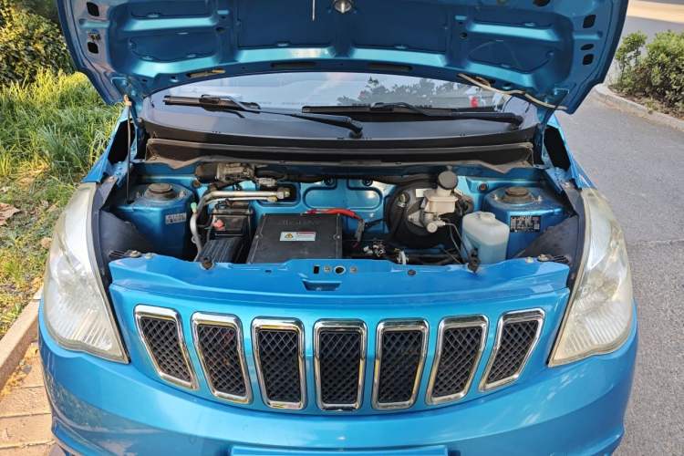Used JMEV E100B 2018 E100B Comfort Model Engine Bay