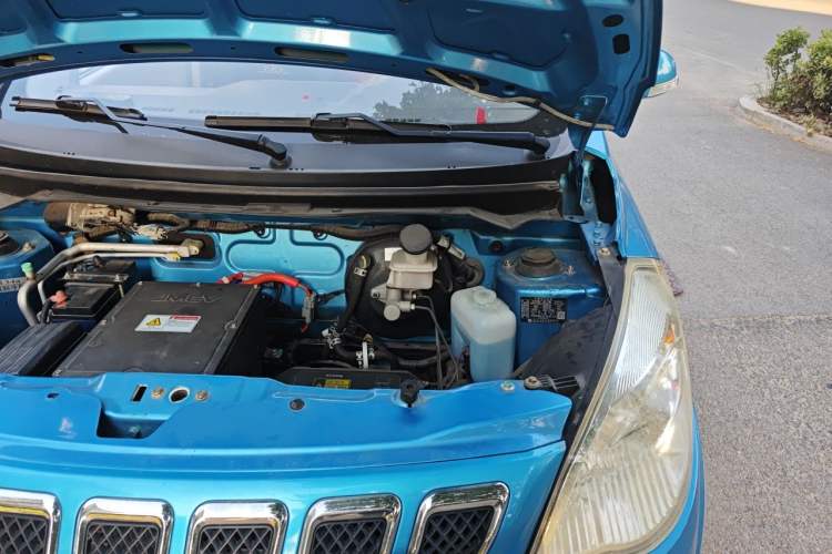 Used JMEV E100B 2018 E100B Comfort Model Engine Bay Left