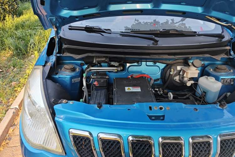 Used JMEV E100B 2018 E100B Comfort Model Engine Bay Right