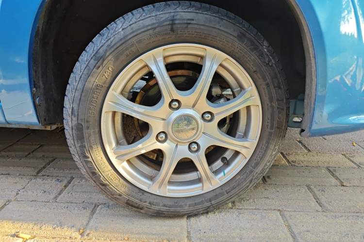 Used JMEV E100B 2018 E100B Comfort Model Right Front Wheel Hub