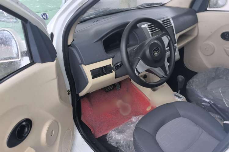 Used JMEV E100B 2018 E100B Comfort Model Interior 2