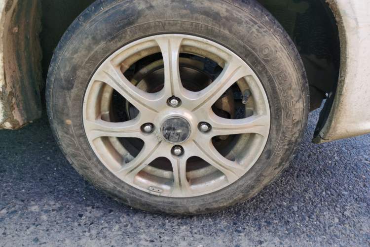 Used JMEV E100B 2018 E100B Comfort Model Right Front Wheel Hub