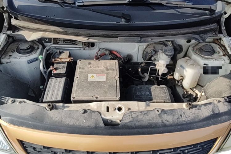 Used JMEV E160 2017 E160 Standard Model Engine Bay