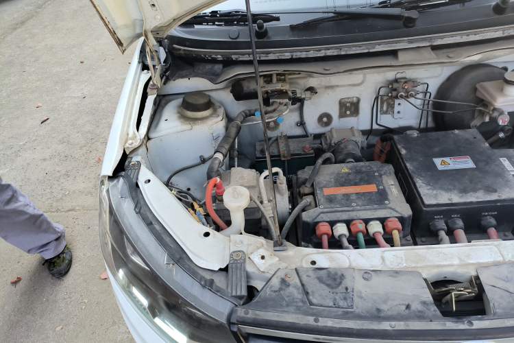 Used JMEV E160 2017 E160 Standard Model Engine Bay Right