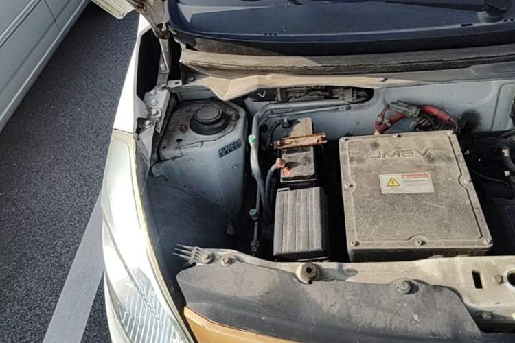 Used JMEV E160 2017 E160 Standard Model Engine Bay Right