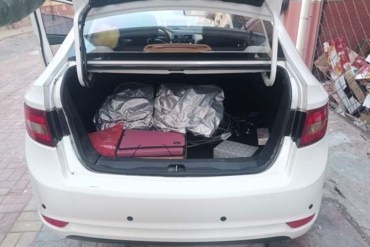 Used JMEV E160 2017 E160 Comfort Model Trunk