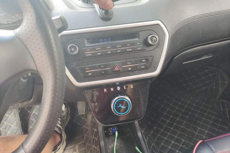 Used JMEV E200L 2018 E200L Standard Model (250 km) Audio And AC Panel