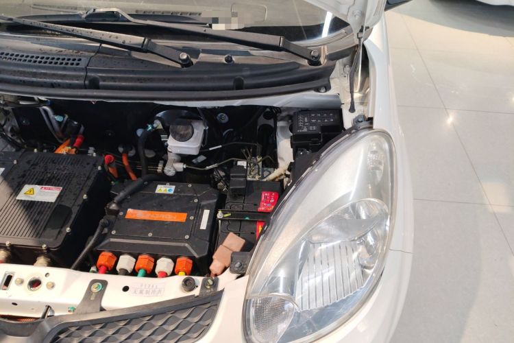 Used JMEV E200L 2018 E200L Standard Model (250 km) Engine Bay Left