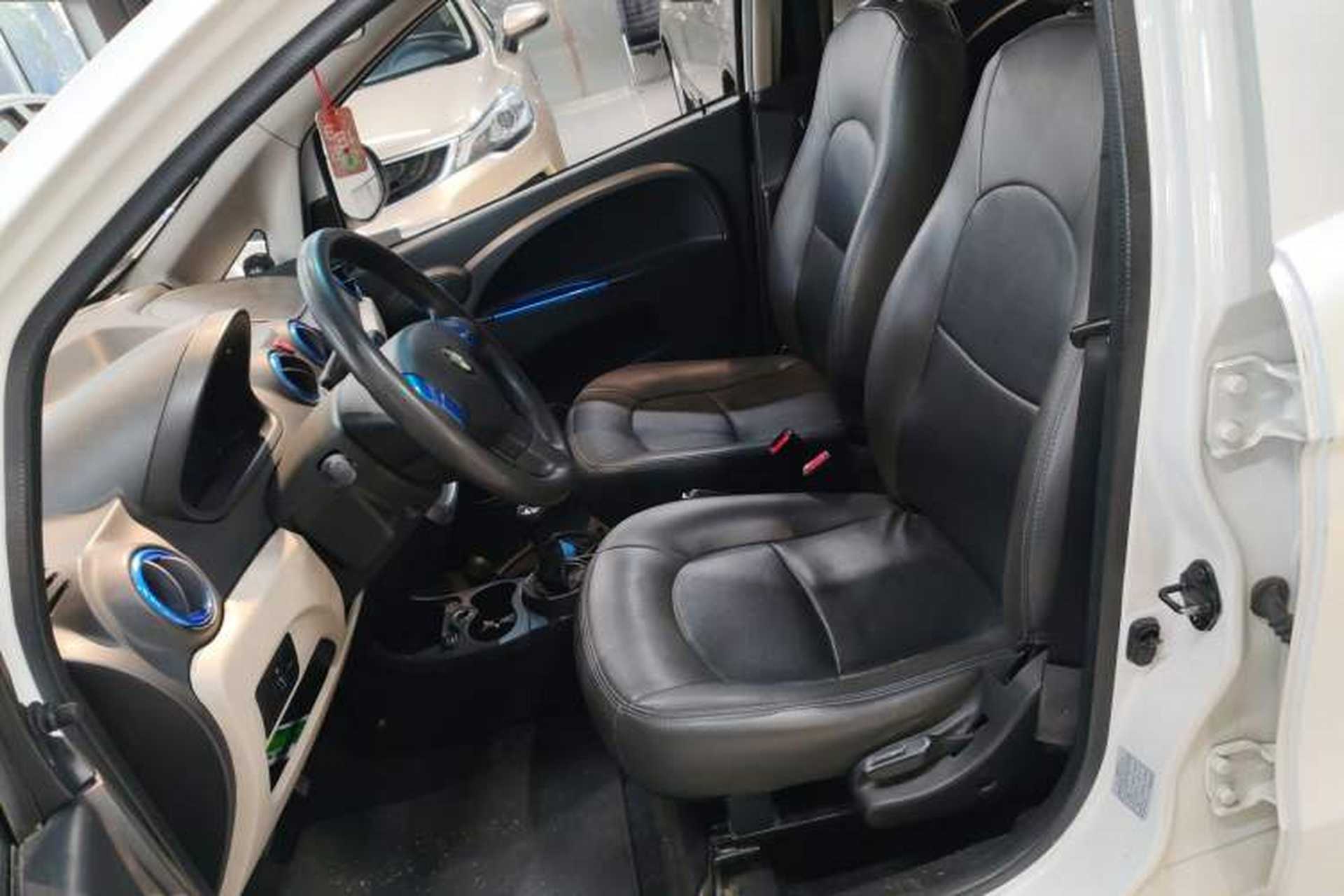 Used JMEV E200L 2018 E200L Standard Model (250 km) Left Front Seat