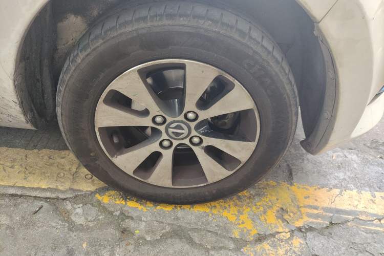 Used JMEV E200L 2018 E200L Standard Model (250 km) Right Front Wheel Hub