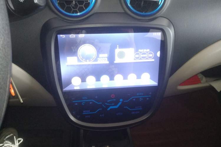 Used JMEV E200L 2016 E200 Comfort Model Audio And AC Panel