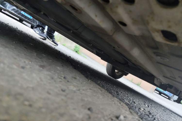 Used JMEV E200L 2016 E200 Standard Model Chassis Front Left
