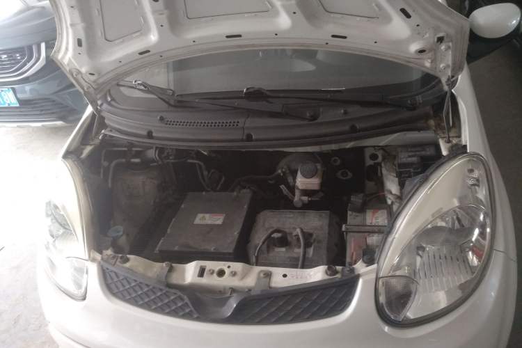 Used JMEV E200L 2016 E200 Comfort Model Engine Bay