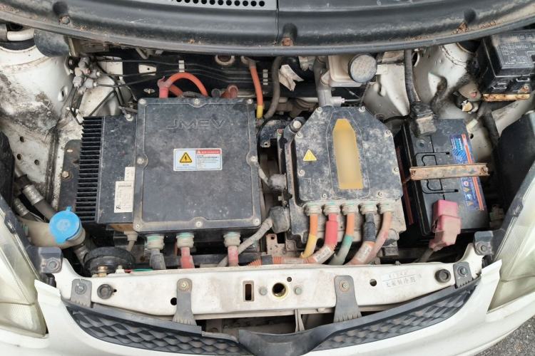 Used JMEV E200L 2016 E200 Comfort Model Engine Bay