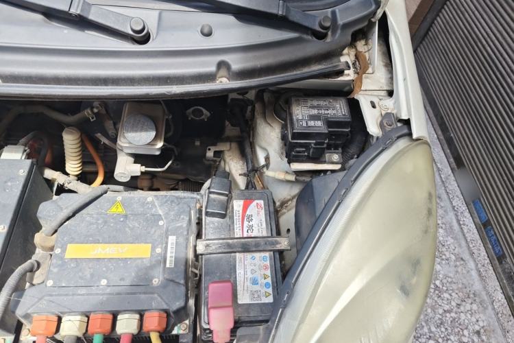 Used JMEV E200L 2016 E200 Comfort Model Engine Bay Left