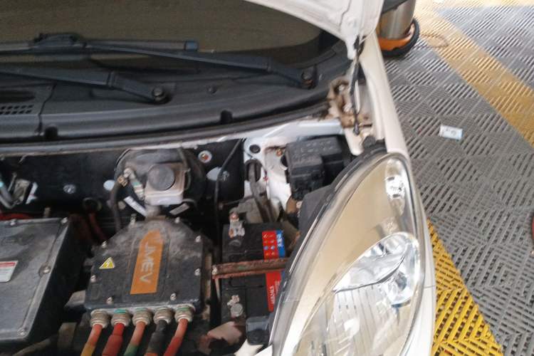 Used JMEV E200L 2016 E200 Standard Model Engine Bay Left