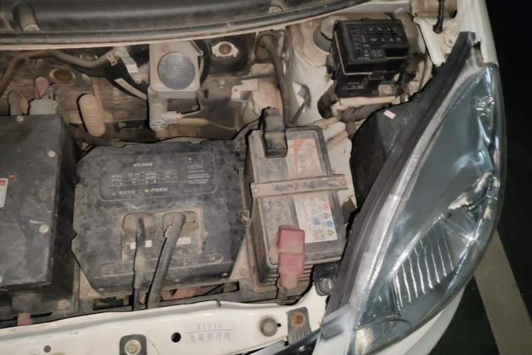 Used JMEV E200L 2016 E200 Comfort Model Engine Bay Left