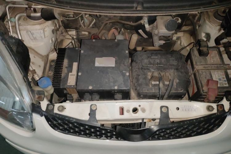 Used JMEV E200L 2016 E200 Comfort Model Engine Bay