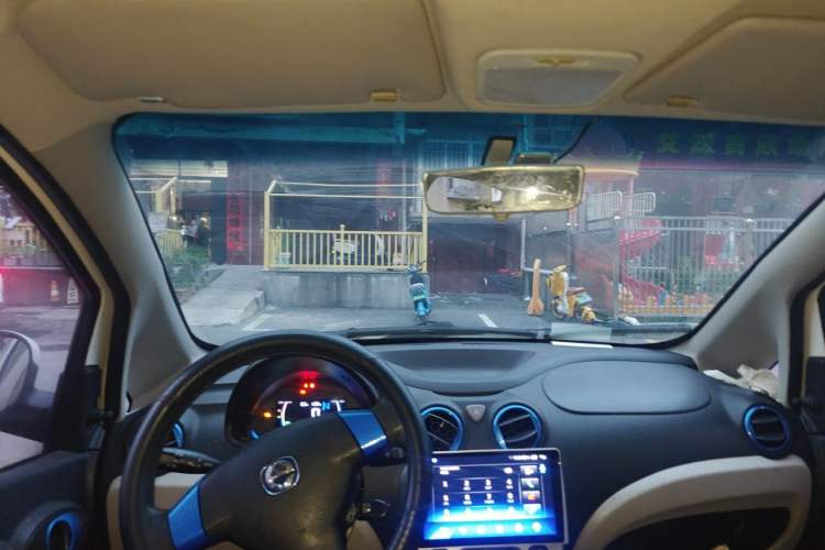 Used JMEV E200L 2016 E200 Standard Model Headliner