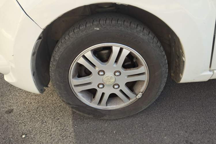 Used JMEV E200L 2016 E200 Comfort Model Left Front Wheel Hub