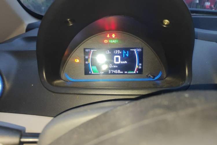 Used JMEV E200L 2016 E200 Standard Model Odometer Close Up
