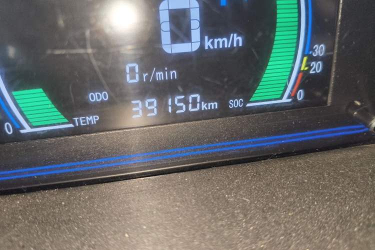 Used JMEV E200L 2016 E200 Comfort Model Odometer Close Up