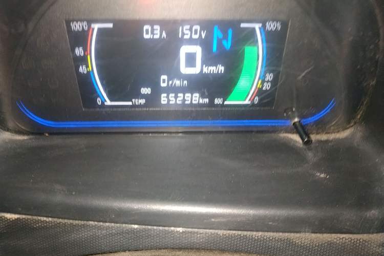 Used JMEV E200L 2016 E200 Standard Model Odometer Close Up