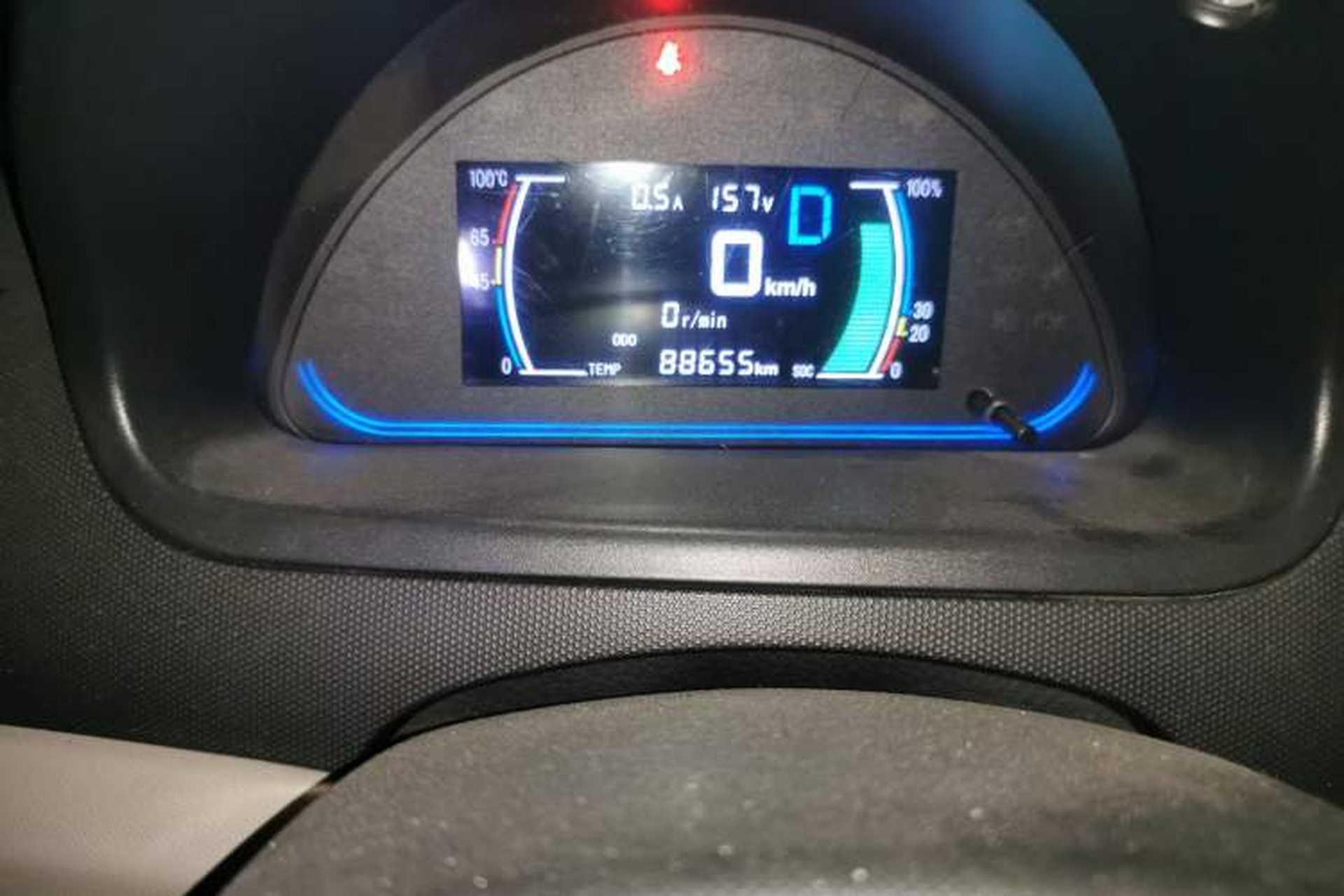 Used JMEV E200L 2016 E200 Standard Model Odometer Close Up