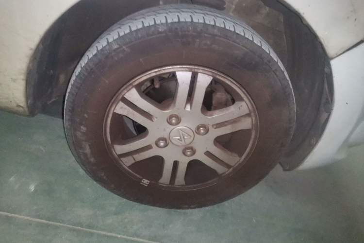 Used JMEV E200L 2016 E200 Comfort Model Right Front Wheel Hub