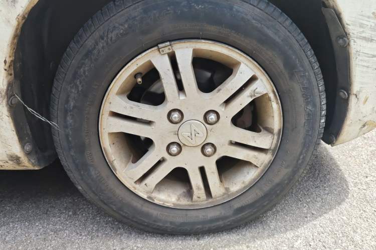 Used JMEV E200L 2016 E200 Comfort Model Right Front Wheel Hub