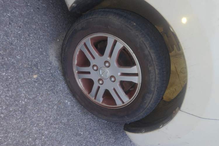 Used JMEV E200L 2016 E200 Standard Model Right Front Wheel Hub
