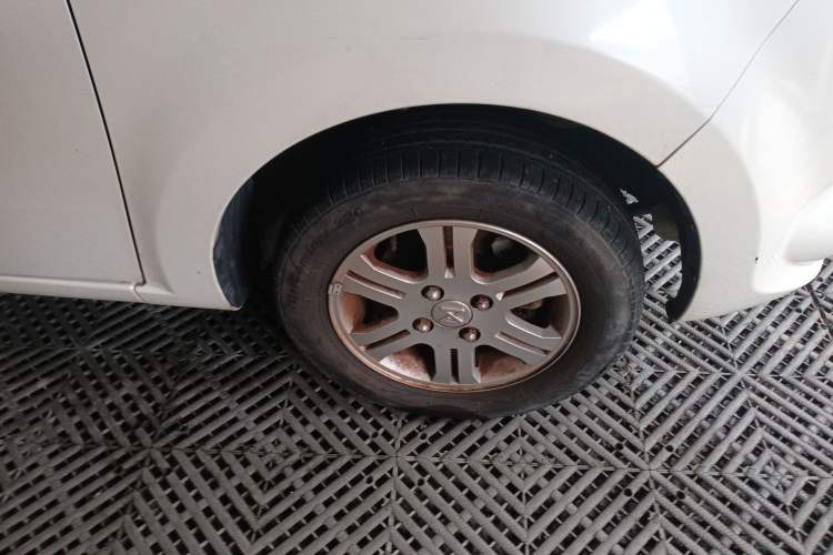 Used JMEV E200L 2016 E200 Standard Model Right Front Wheel Hub