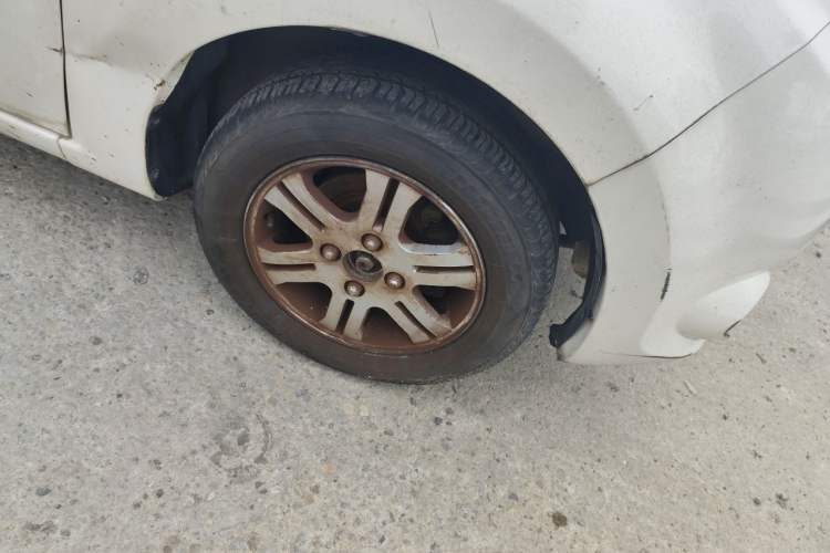 Used JMEV E200L 2016 E200 Standard Model Right Front Wheel Hub