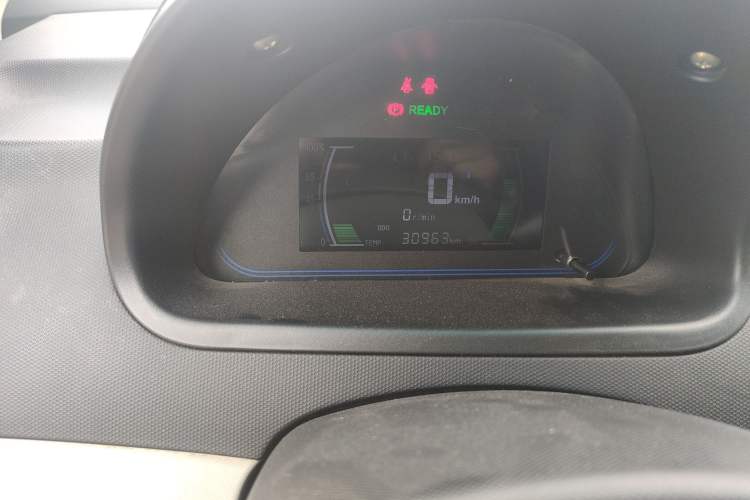Used JMEV E200L 2017 E200P Comfort Edition Odometer Close Up