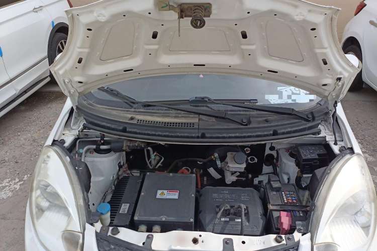 Used JMEV E200L 2017 E200P Comfort Edition Engine Bay