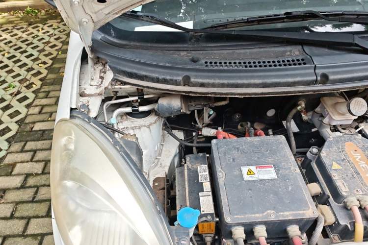 Used JMEV E200L 2017 E200P Standard Edition Engine Bay Right