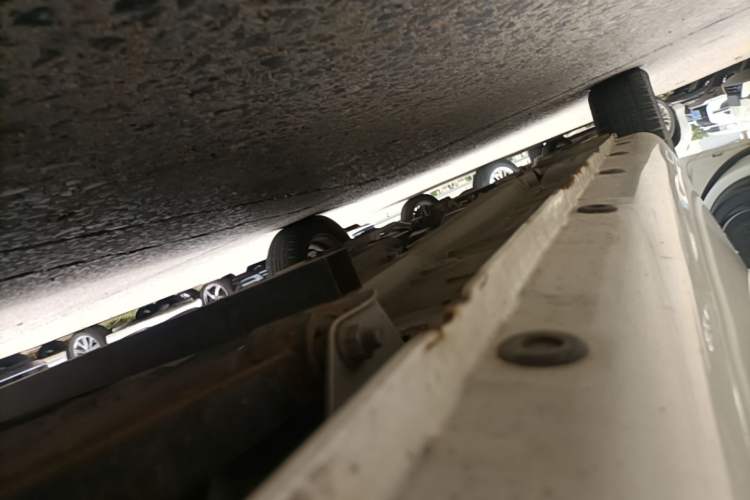 Used JMEV E200L 2017 E200P Standard Edition Left Side Sill