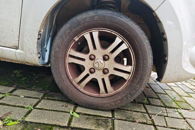Used JMEV E200L 2017 E200P Standard Edition Right Front Wheel Hub