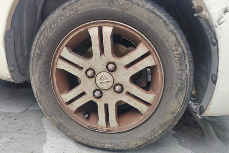 Used JMEV E200L 2017 E200P Standard Edition Right Front Wheel Hub