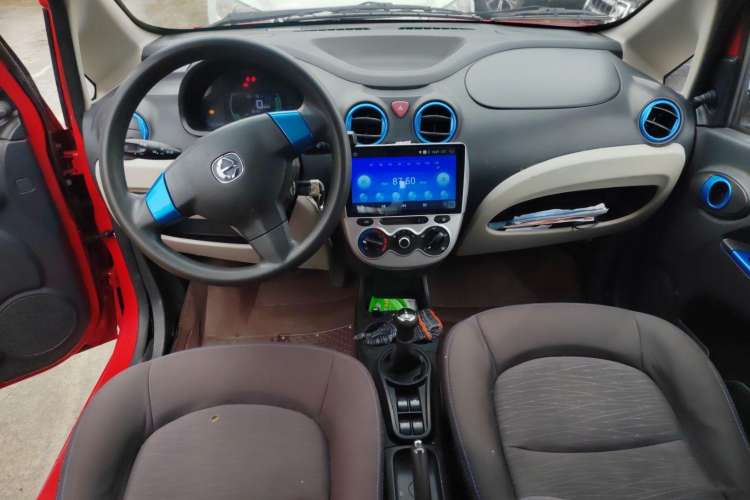 Used JMEV E200L 2018 E200L Standard Model (250 km) Interior 3