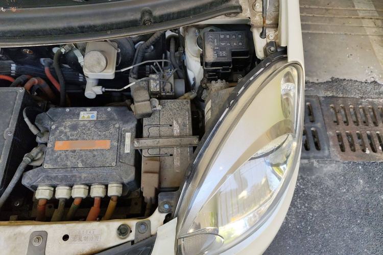 Used JMEV E200L 2018 E200L Standard Model (250 km) Engine Bay Left