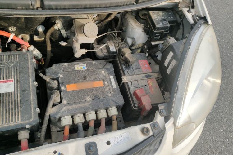 Used JMEV E200L 2018 E200L Standard Model (250 km) Engine Bay Left