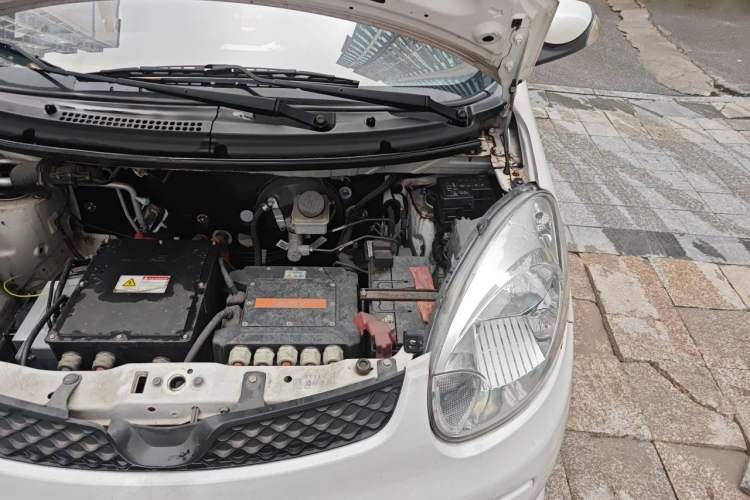 Used JMEV E200L 2018 E200L Standard Model (250 km) Engine Bay Left