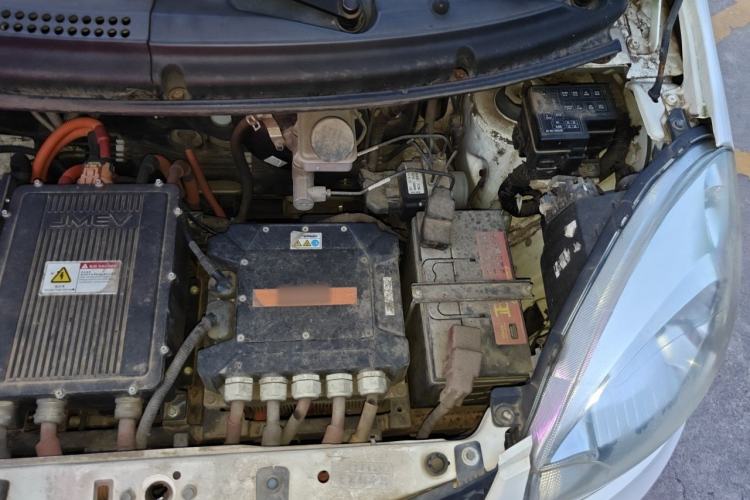 Used JMEV E200L 2018 E200L Standard Model (250 km) Engine Bay Left