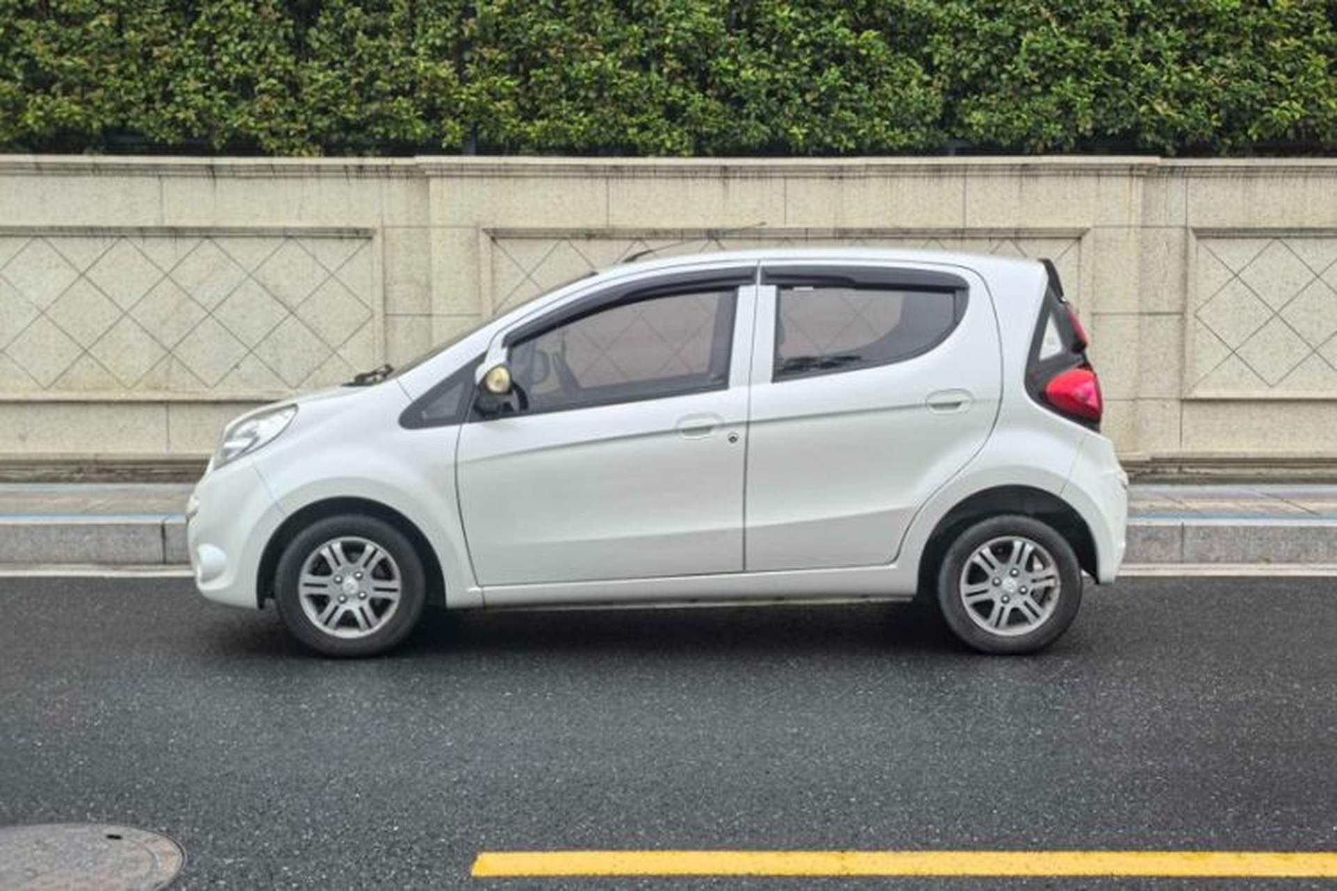 Used JMEV E200L 2018 E200L Standard Model (250 km) Exterior 3