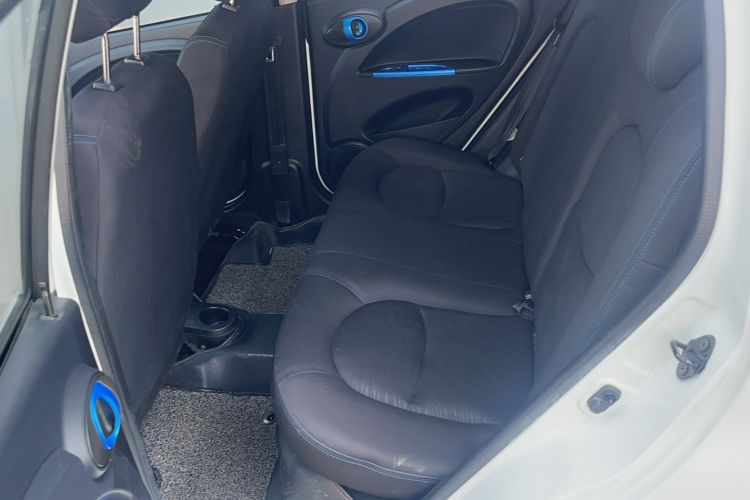 Used JMEV E200L 2018 E200L Standard Model (250 km) Interior 1
