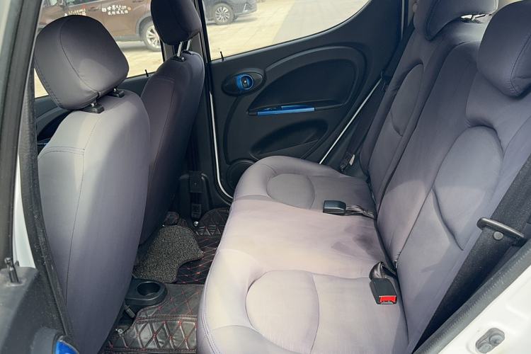 Used JMEV E200L 2018 E200L Standard Model (250 km) Interior 1