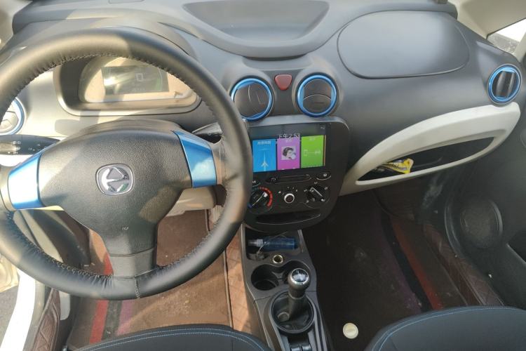 Used JMEV E200L 2018 E200L Standard Model (250 km) Interior 2